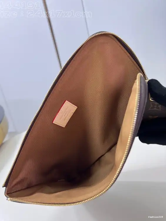 LOUIS POCHETTE JOUR-24*17*1cm VUITTON 0404